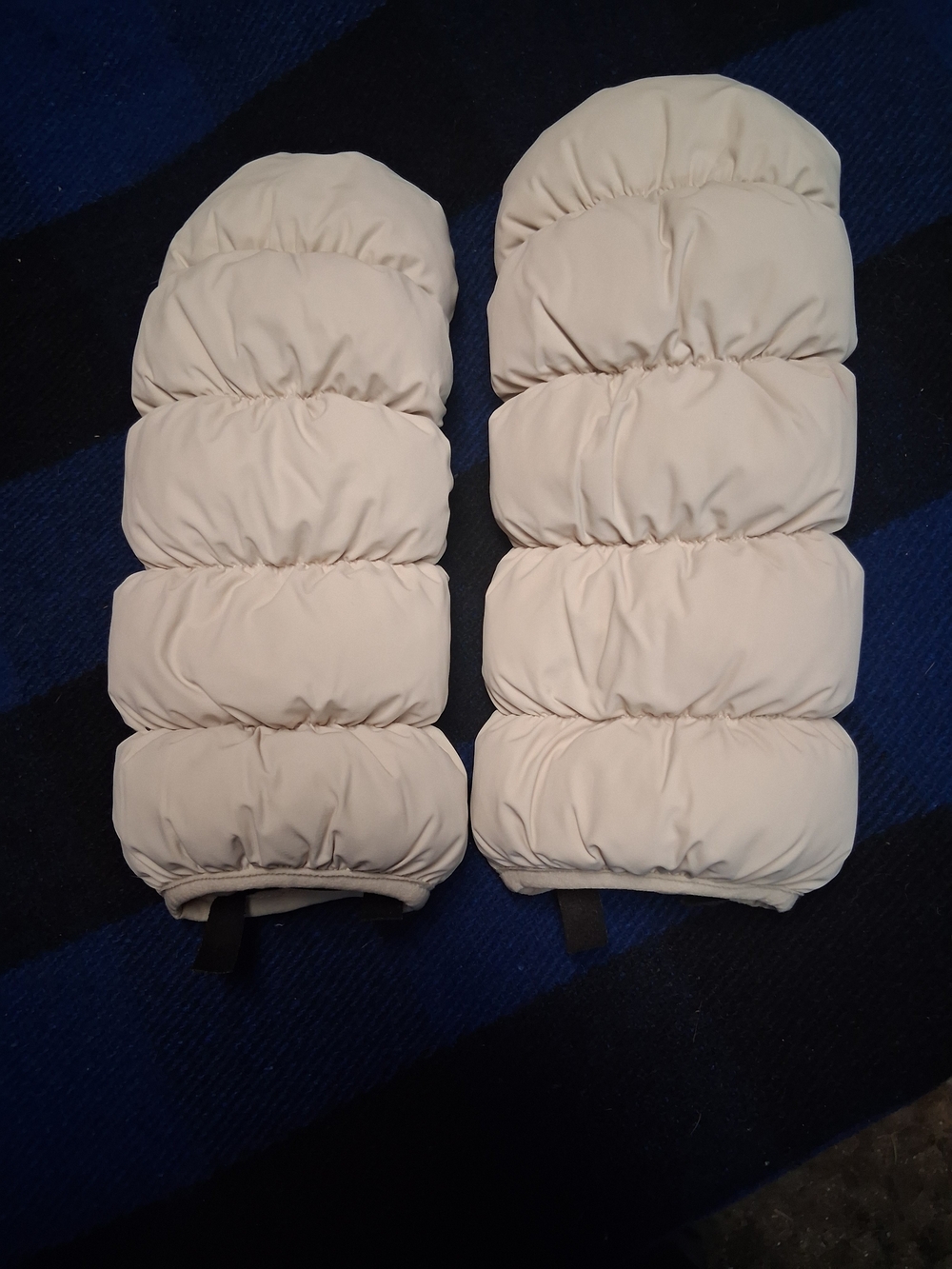 Columbia Womens Puffer Mittens - Cream- Medium